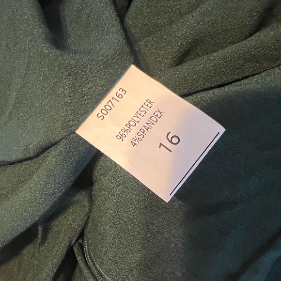 Emerald dress - Picture 11 of 16